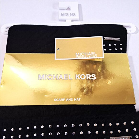 Michael Kors Women's Black Scarf and Hat Set NWT - Picture 3 of 10